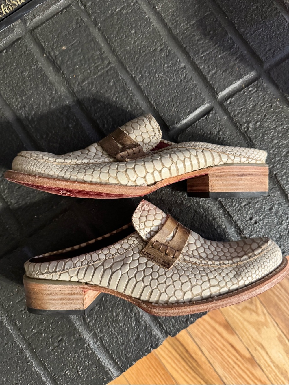 Free Bird MONA LISA Cream Textured
Mules size 8. - Picture 5 of 6